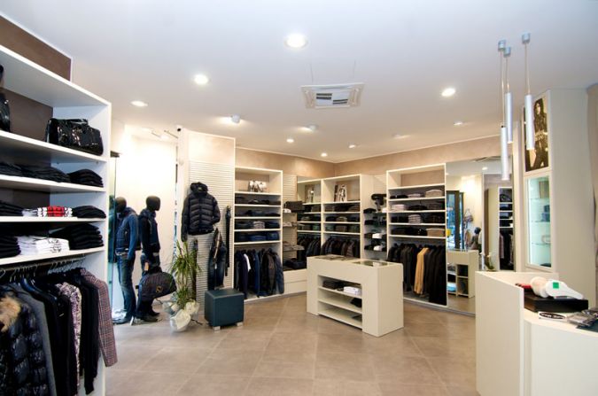 arredamento negozio abbigliamento top ten borgosesia (7)